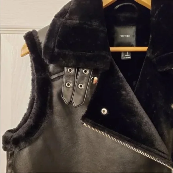 Forever 21 Black faux Leather fur lined moto Vest - Picture 5 of 5